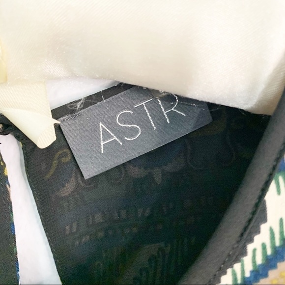 ASTR THE LABEL Tribal Boho Printed Tank - Picture 4 of 5